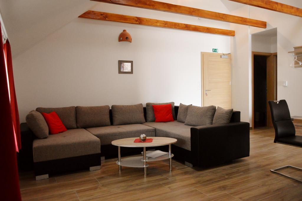 Apartamento Turisticna Kmetija Cebelji Gradic Rogašovci Exterior foto