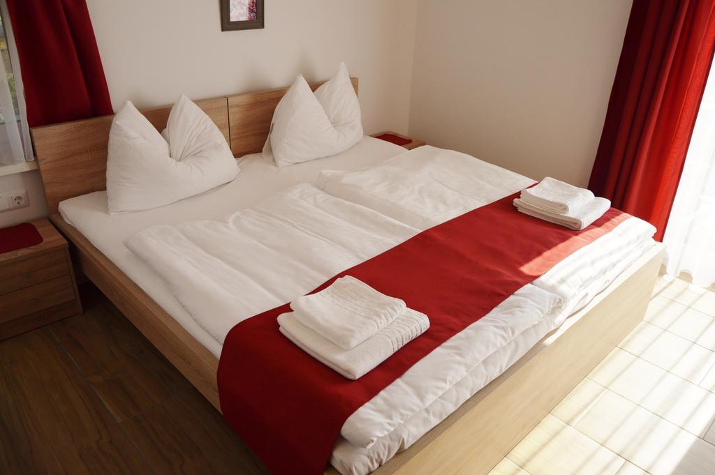 Apartamento Turisticna Kmetija Cebelji Gradic Rogašovci Exterior foto