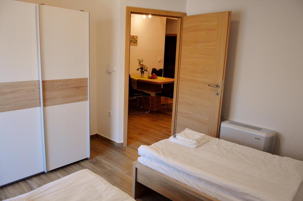 Apartamento Turisticna Kmetija Cebelji Gradic Rogašovci Exterior foto
